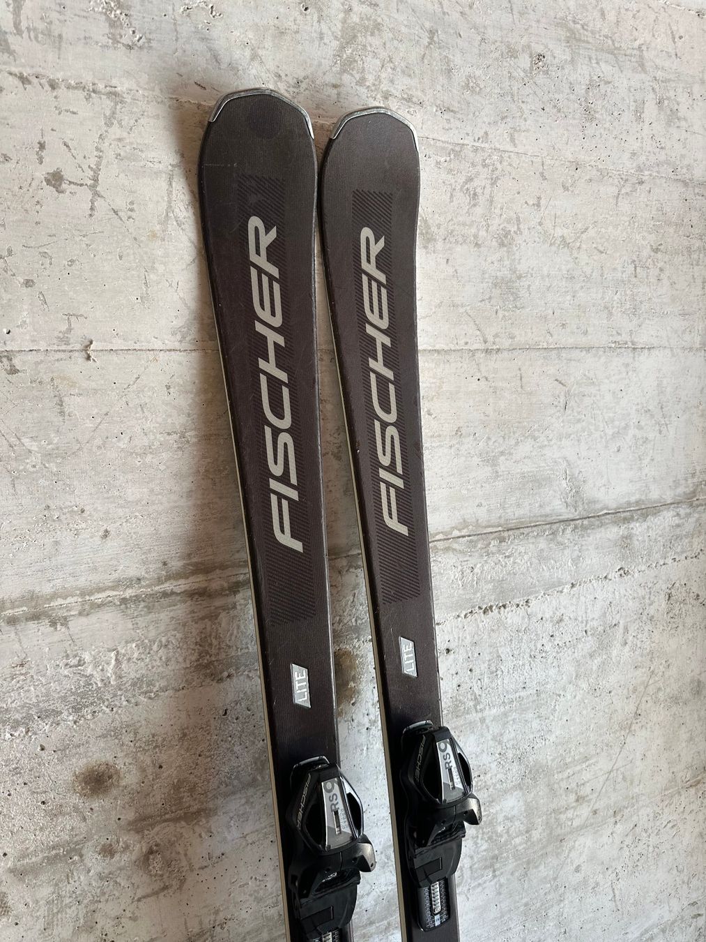 Fischer Skis: Fischer Divine Ski 150CM – Gebraucht aus Emmenbrücke von karkarkar 1