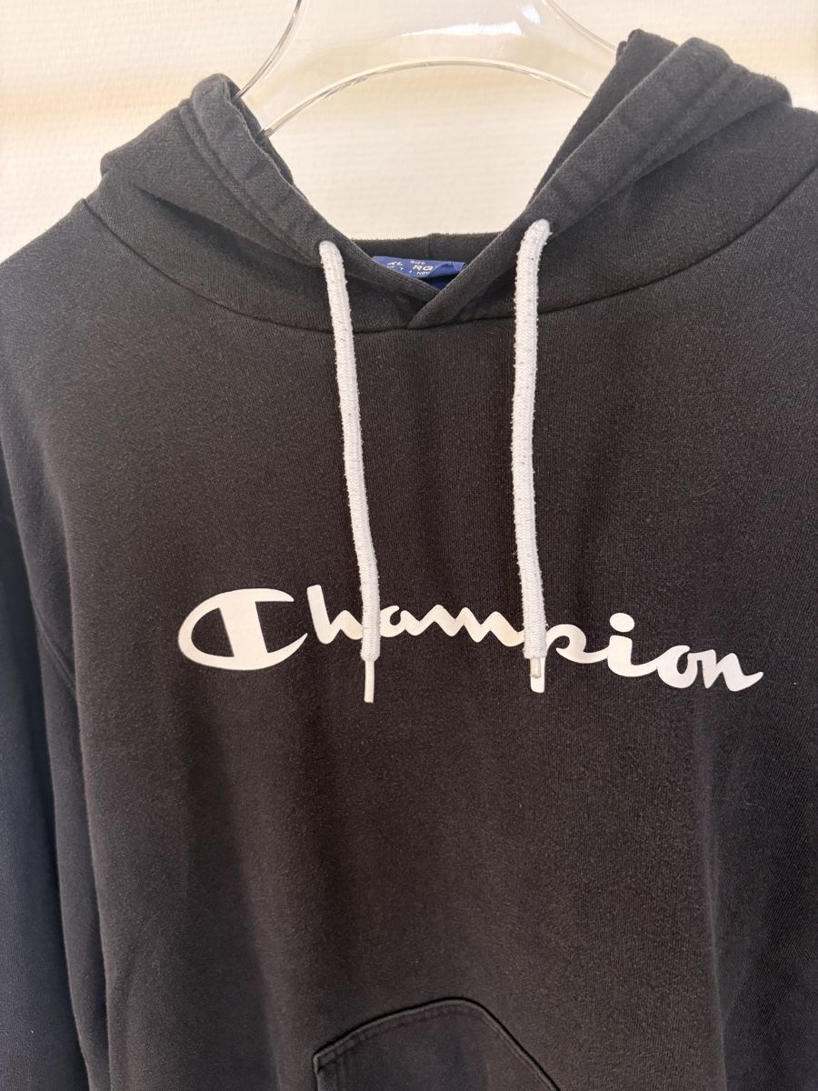 Champion Pullover & Sweatshirts: Champion Kapuzenpullover schwarz – Gebraucht aus Zürich von viv_nevi 3