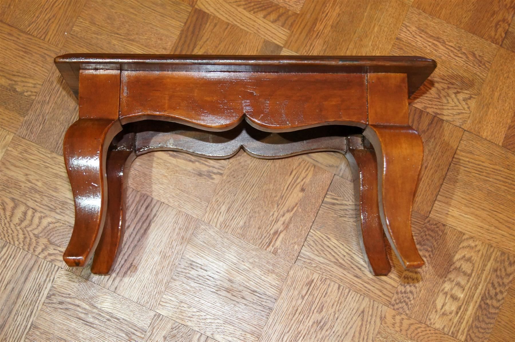Hocker: Antiker Schemel – Gebraucht aus Geroldswil von ARTEFACTO 3