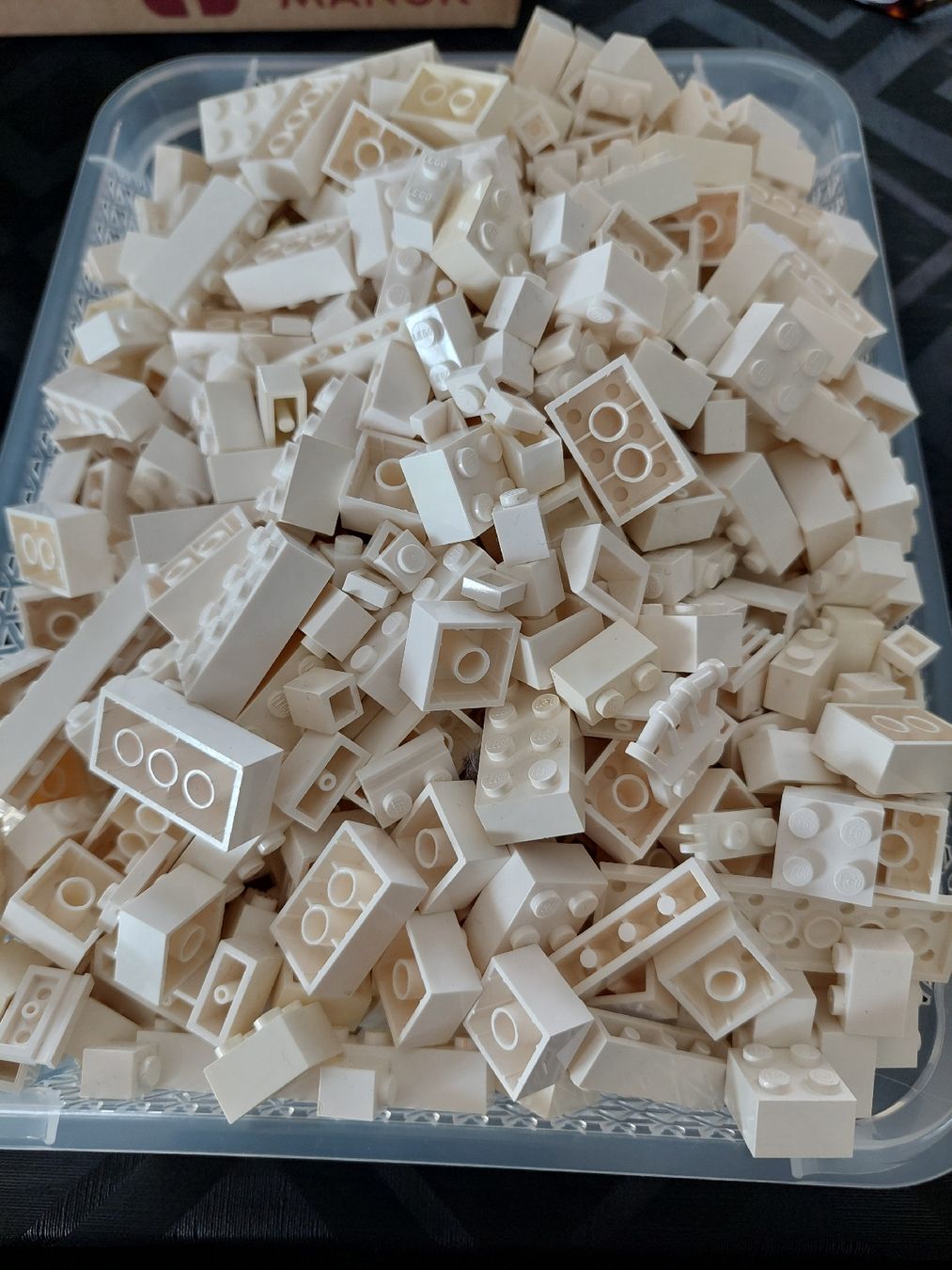 Lego Giocattoli: Div. Steine weiss ca 980g – Usato da Zetzwil venduto da sti_x9xf