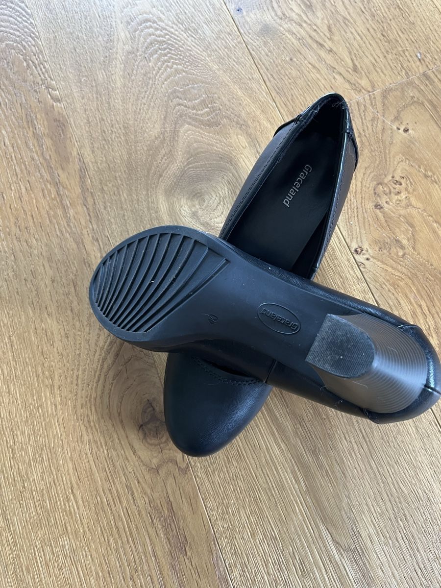 Scarpe da donna: Schwarze Pumps Graceland Gr. 40 Lederoptik – Nuovo e nell'imballaggio originale da Sigriswil venduto da Krugle83 1