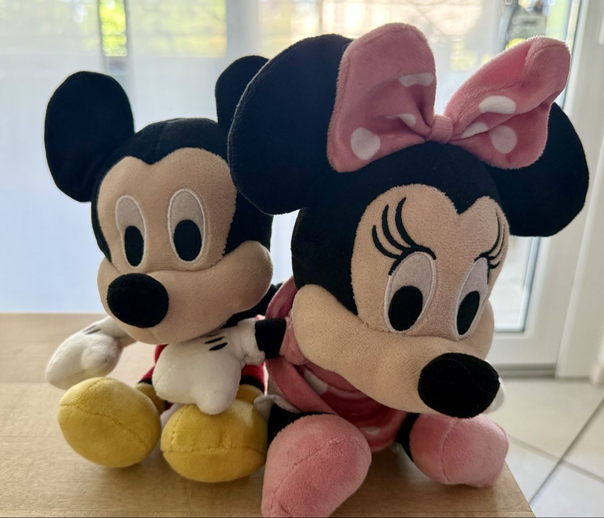 Disney Statuette: Disney Mickey & Minnie Mouse, 2er Set – Nuovo (secondo la descrizione) da Lyss venduto da Sibella56