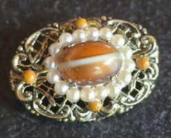 Antike Brosche goldfarben mit Perlen und Stein 5.5 cm