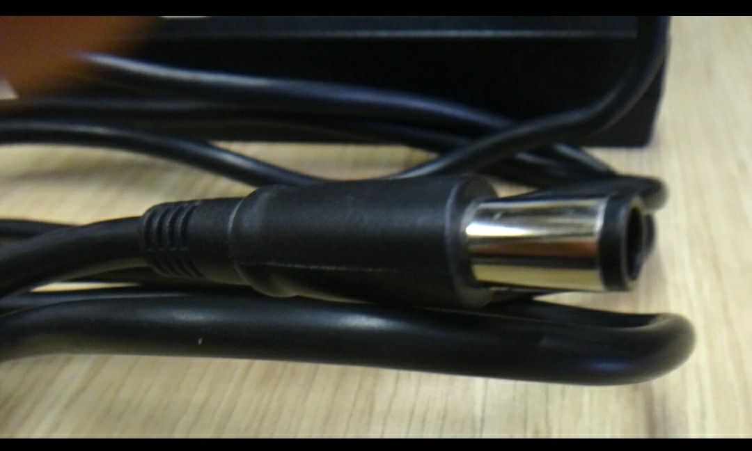 Dell Caricabatterie: Dell 130w Netzteil – Usato da Flawil venduto da rcnkr 2