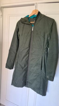 Arc'teryx Damenjacke XS – Olivgrün, sehr guter Zustand