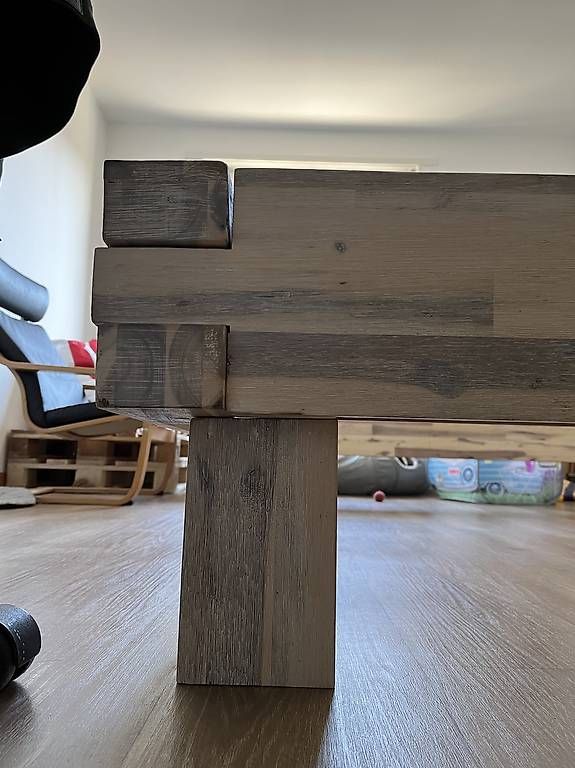 Betten: Lit double 160×200 avec cadre bois + 2 sommiers à lattes – Gebraucht aus Lausanne von melv.09 2