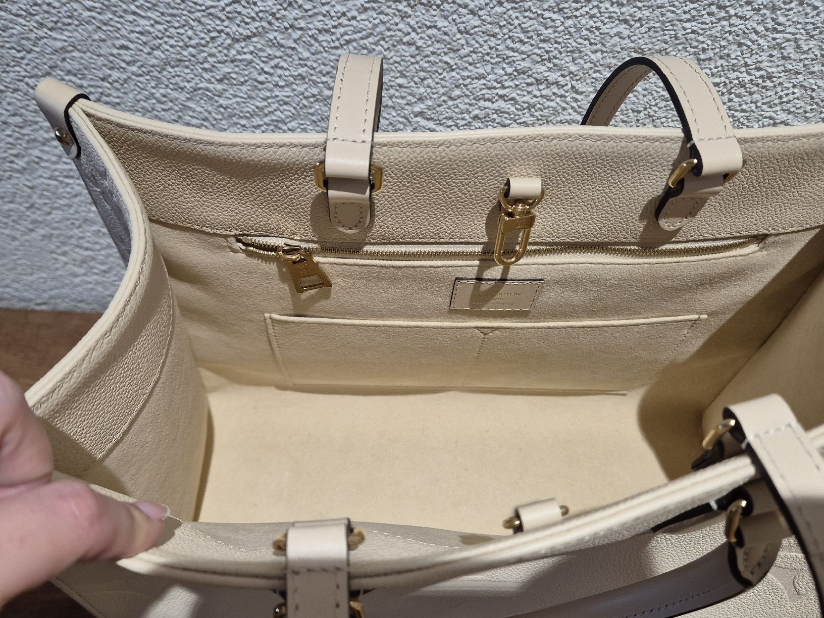 Louis Vuitton Borse da donna: Louis Vuitton Handtasche OnTheGo MM – Nuovo (secondo la descrizione) da Niederhelfenschwil venduto da usa001 4