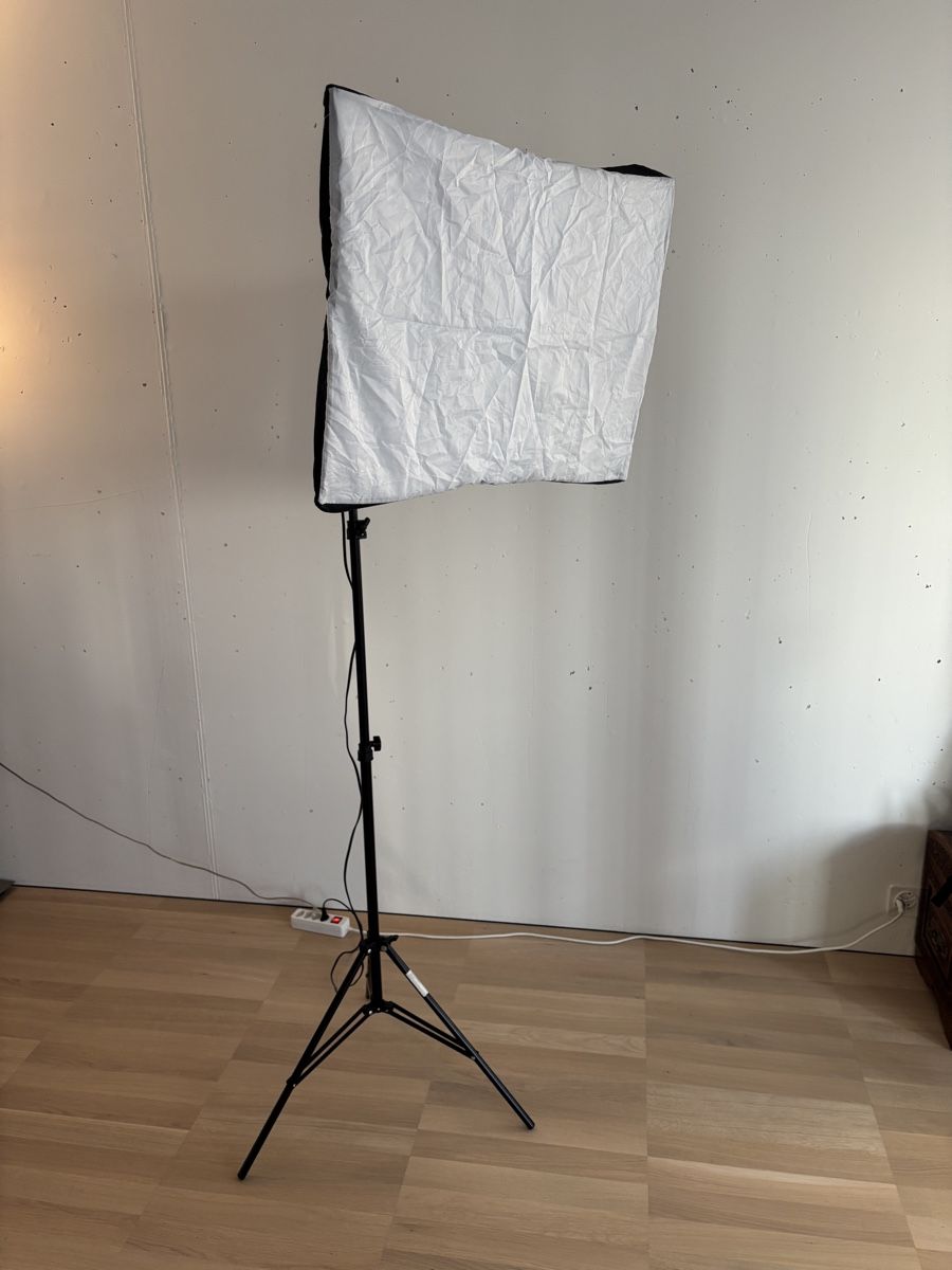 Lampade: Softbox mit Lampe und Tripod Stativ – Usato da Regensdorf venduto da expendable800