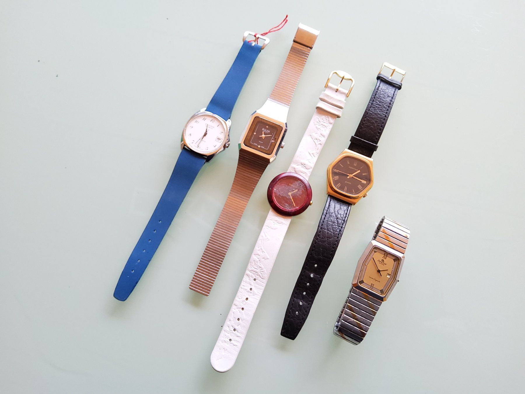 Uhren: lot de 5 montres à quartz  – Defekt aus Malleray von Broc-Mo
