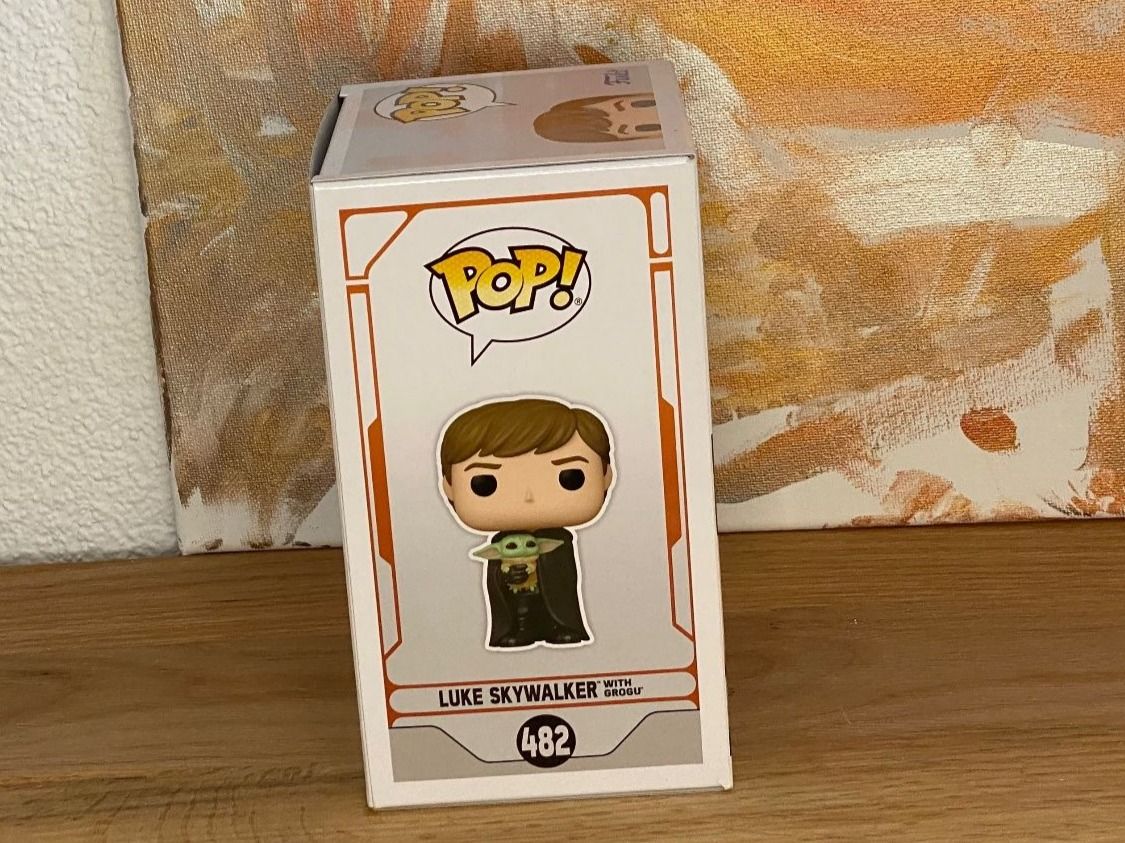 Funko Statuette: Funko Pop - Luke Skywalker with Grogu #482 Star Wars – Nuovo e nell'imballaggio originale da Oensingen venduto da CSCollectors 3