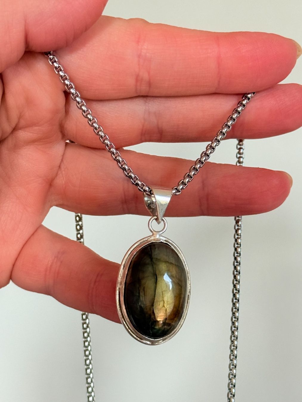 Catenine: Collier avec pendentif en labradorite – Nuovo e nell'imballaggio originale da Genève venduto da AGBERG 1