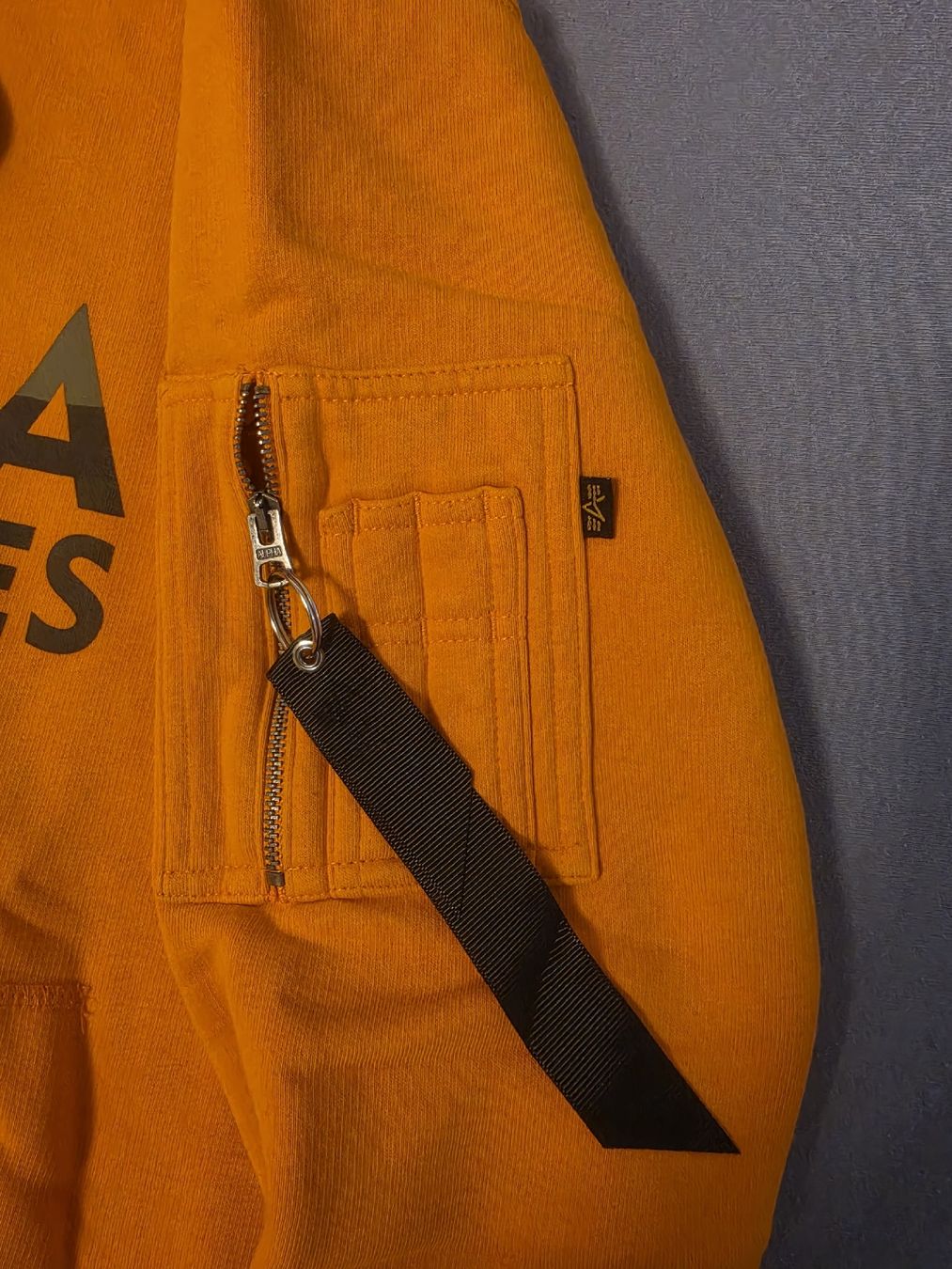 Alpha Industries Maglioni & Felpe: Oranger Hoodie Alpha Industries – Usato da Embrach venduto da sar_dq2y 1