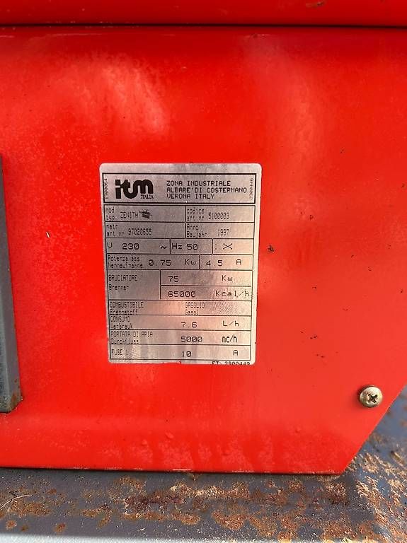 Diesel Radiatori: Warmluft Heizung Ofen – Usato da Sattel venduto da ZetorCabrio 3