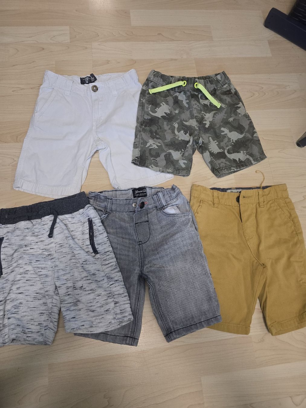 Lotti & Set di vestiti: Kleiderpaket grösse 98 – Usato da Wohlen AG venduto da Monika2017 1