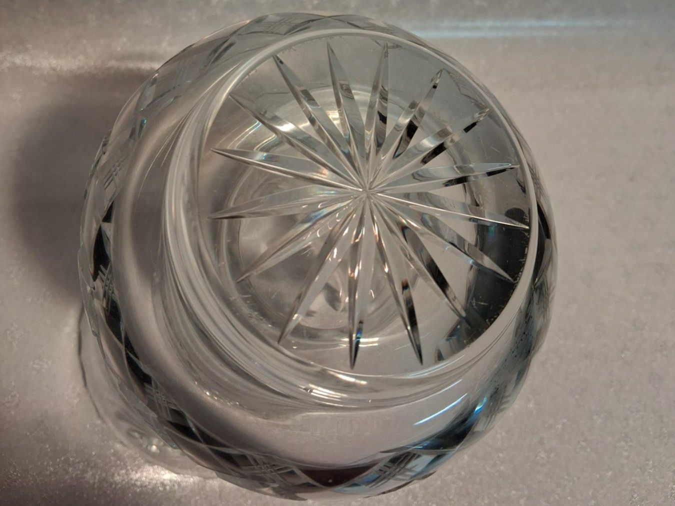 Vase & Récipients: Vase Glas Kristall geschliffen – D'occasion à Winterthur par mar_jwg7 2