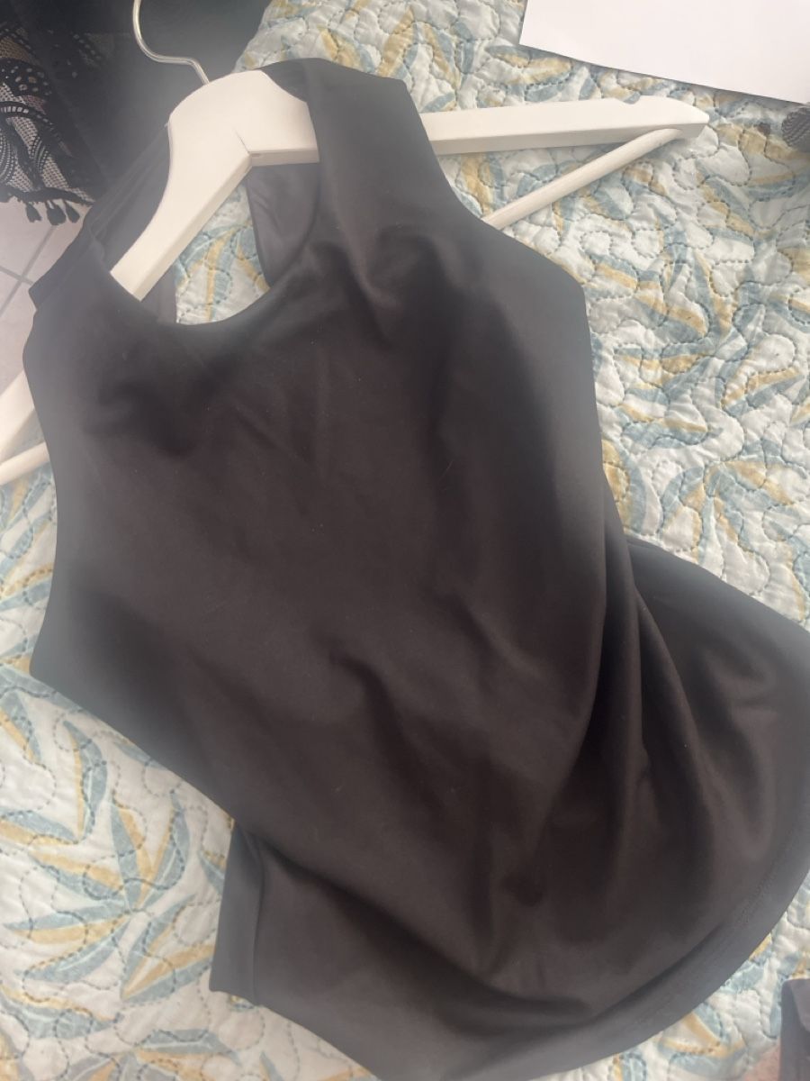 Guess T-shirt: Maglia Guess boutique  – Usato da Etoy venduto da rom_r8cx 2