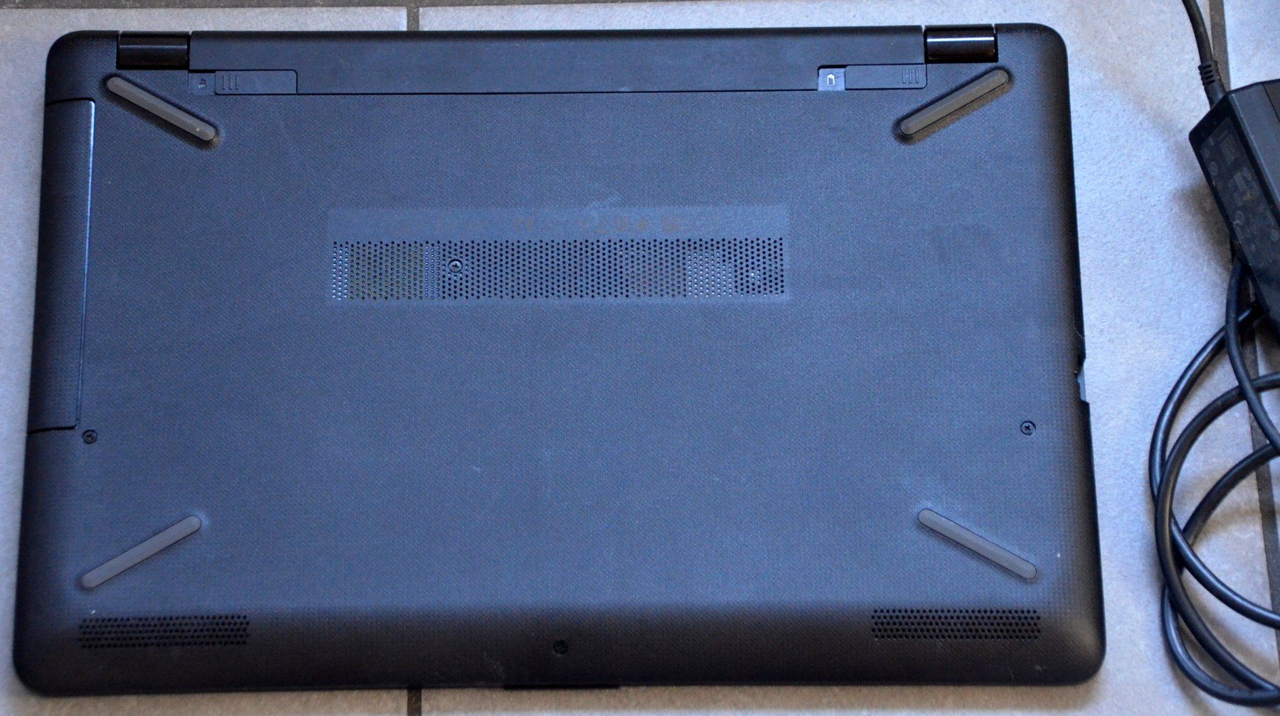 Hewlett Packard Notebook: Laptop HP 15-bs003nz 15.6" – Usato da Collonges venduto da arashee 3