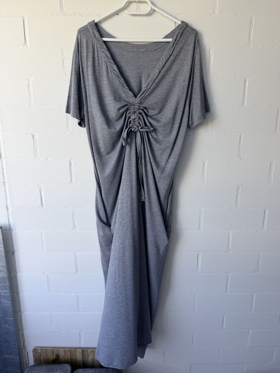 Cos Kleider: COS Jersey Maxi Kleid grau Gr. L – Gebraucht aus Brütten von Rod816