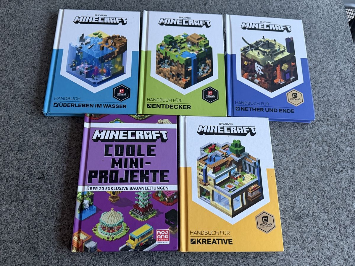 Libri: Minecraft Game Handbücher Set 5 Stk Bücher  – Usato da Deitingen venduto da Himhip