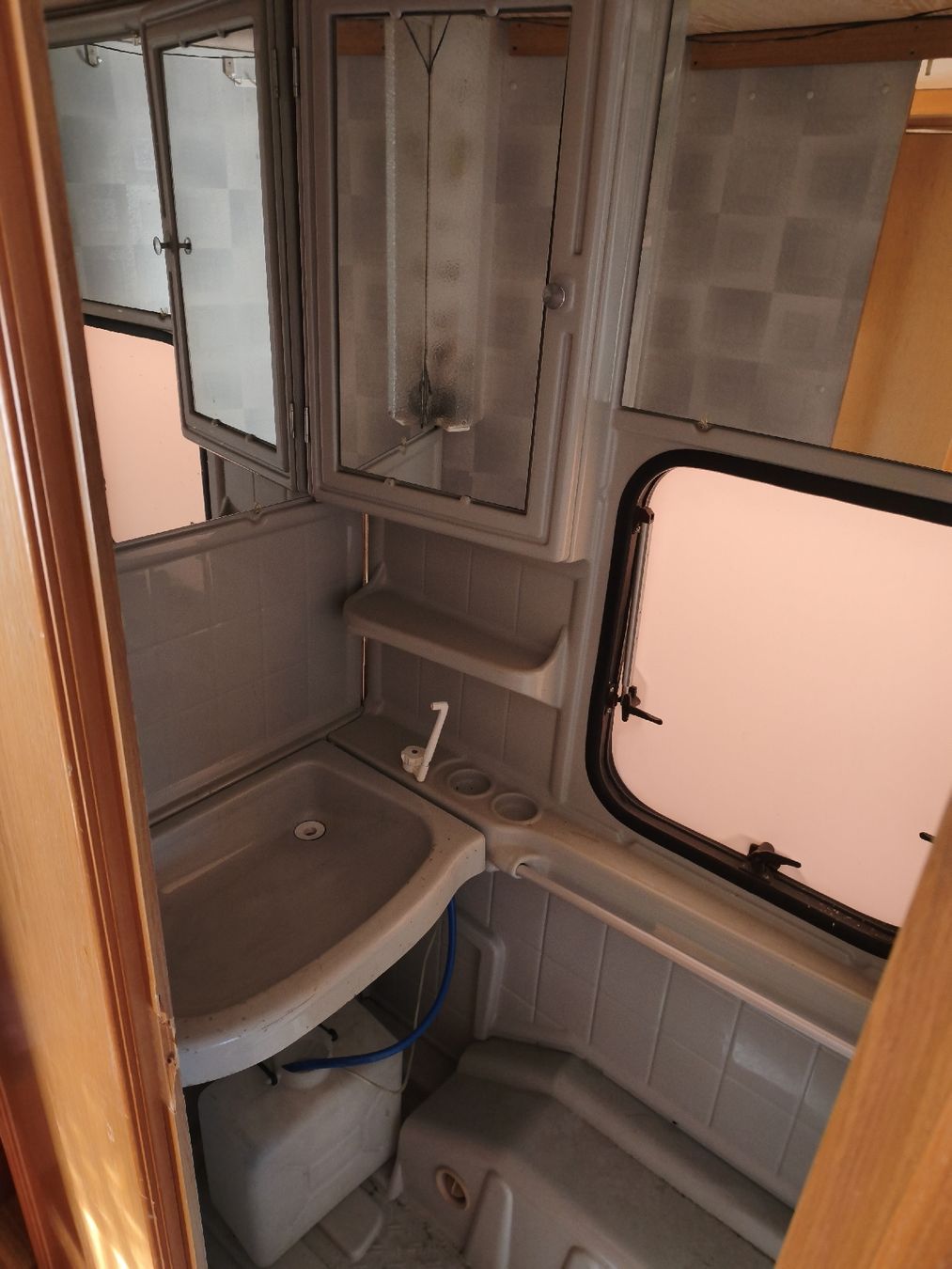 Tabbert Véhicules de camping: Caravane Tabbert 515 – Défectueux à Randogne par xbe_8yvp 6