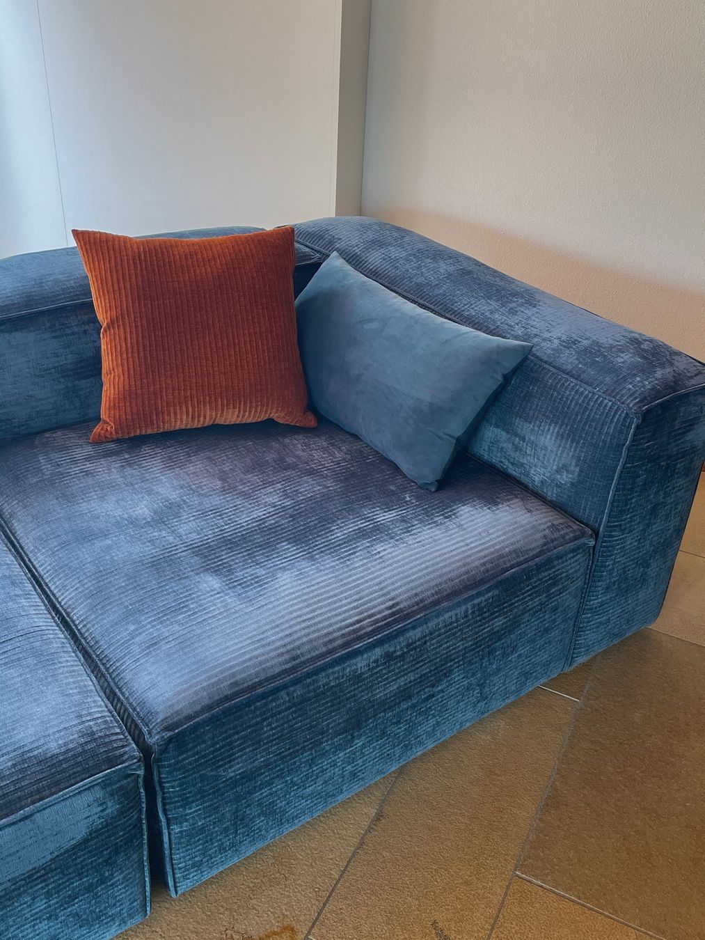 Bolia Sofas: Design Modulsofa BOLIA Blau Samt Cord, Zweiteilig – D'occasion à Neuhausen am Rheinfall par noelle0810 2
