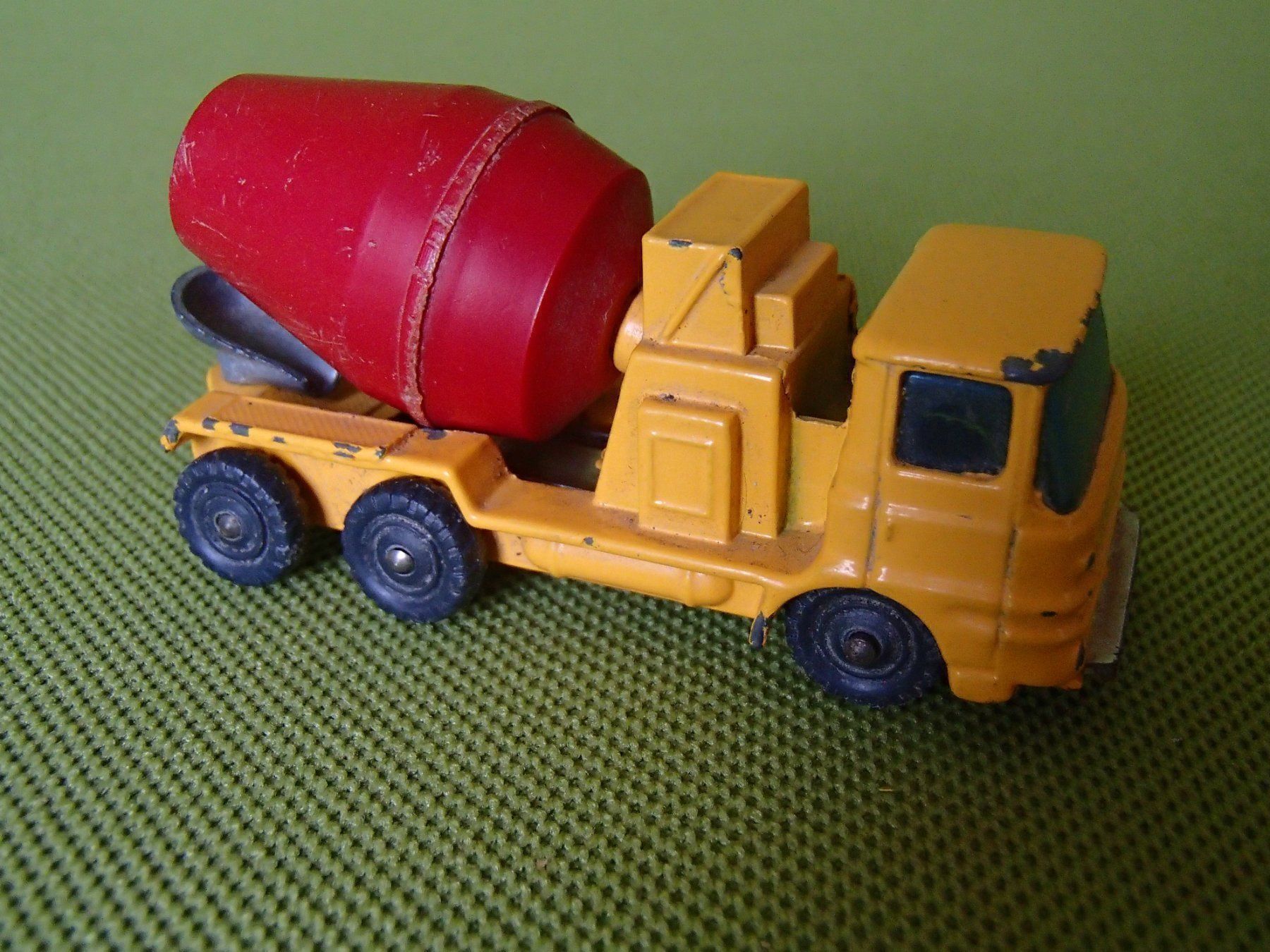 Modellini d'auto: Modelauto Betonmischer HUSKY ERF 66 GX – Usato da Schöfflisdorf venduto da pullux