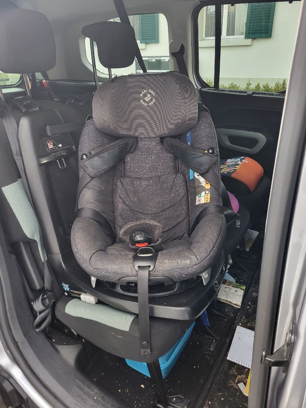 Maxi-Cosi Seggiolini per auto: Maxi Cosi Autositz mit ISOFIX 61cm-105cm – Usato da Brunnen venduto da Burger_king 2