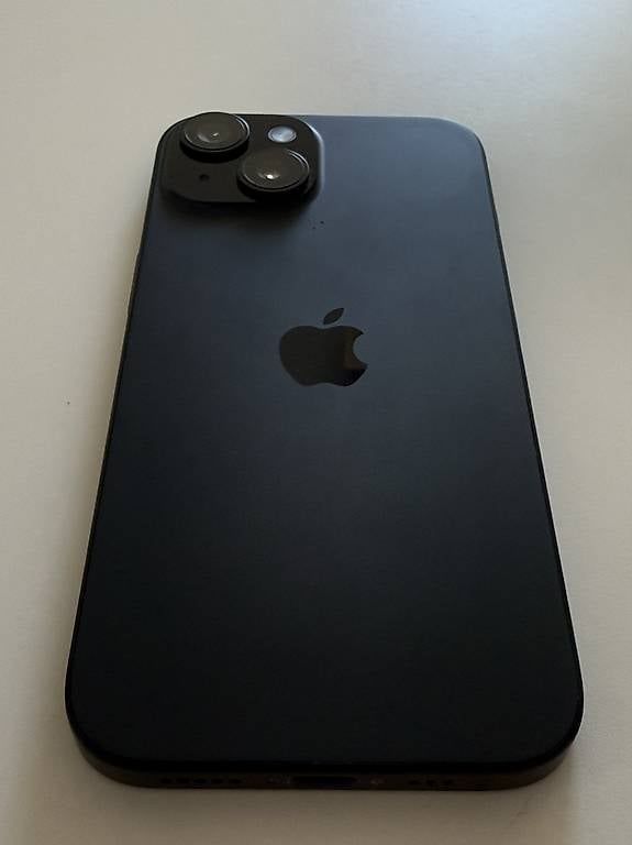 Portables: Iphone 15, 128GB – D'occasion à Rheineck par juli977