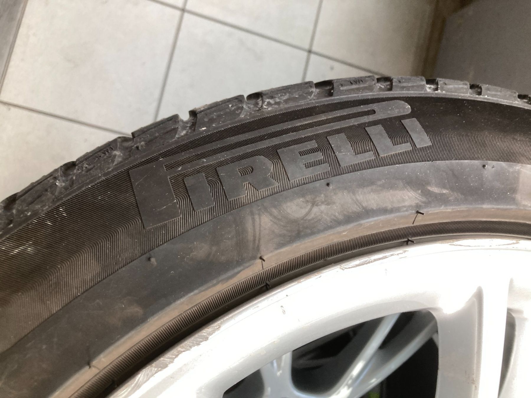 Tesla Pneumatici & Ruote complete: Tesla Model Y Winterräder 255/45R19 – Usato da Cham venduto da WB2223 5