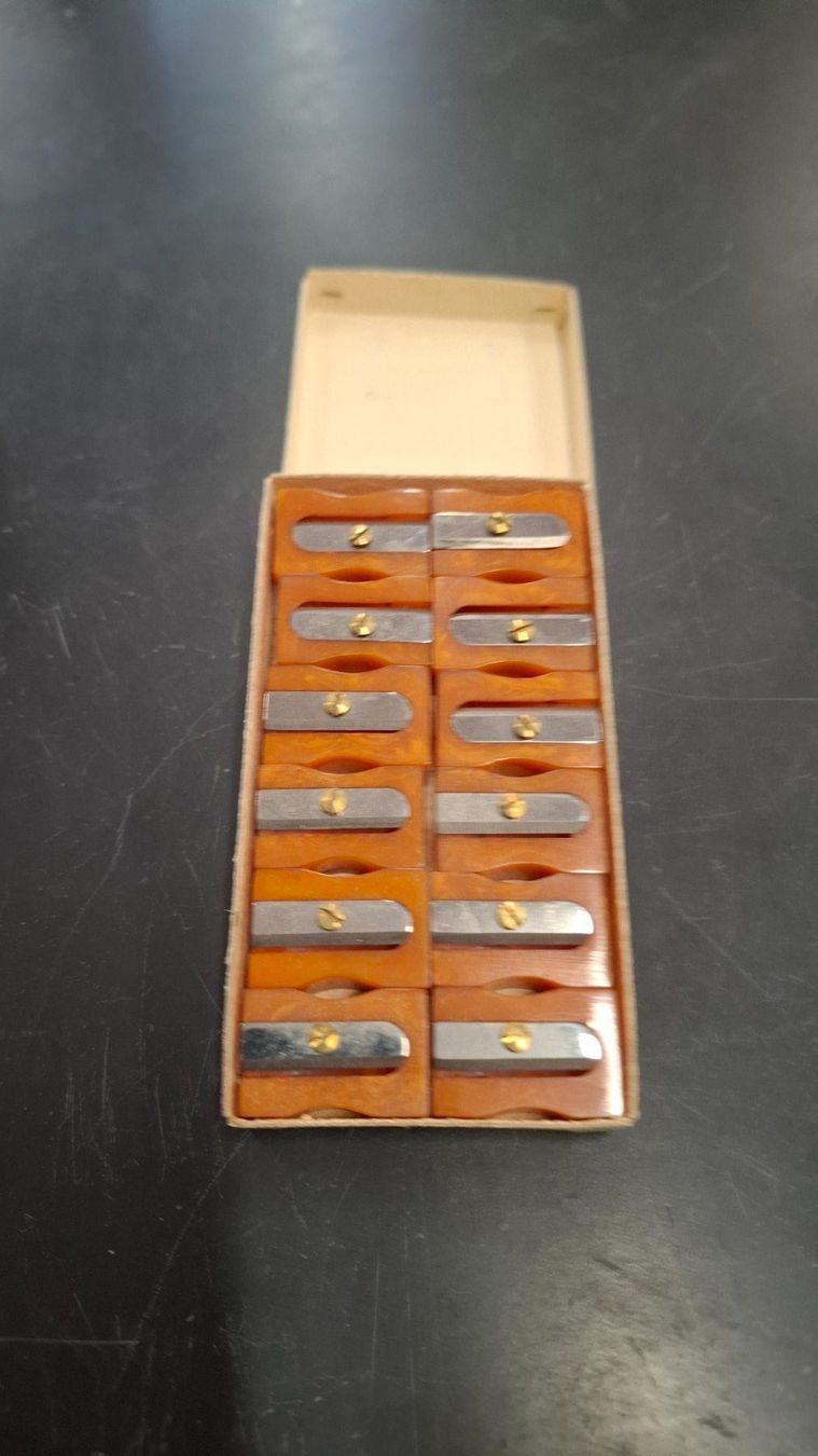 Temperini: Antiker Bakelite Spitzer – Usato da Dietikon venduto da mis_brocki 3
