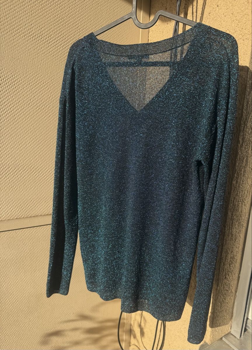 Cos Tops: Glitzerndes Oberteil von COS Glitzerpulli – D'occasion à Zürich par lad_lv9c 3