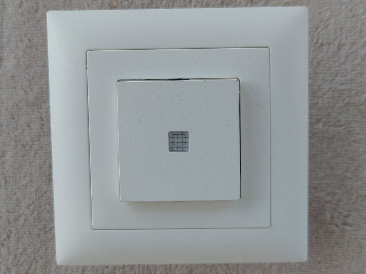 Feller Schalter: Schalter Schema 3 mit Frontbeleuchtung – Neu (gemäss Beschreibung) aus Strengelbach von Phorensic_30
