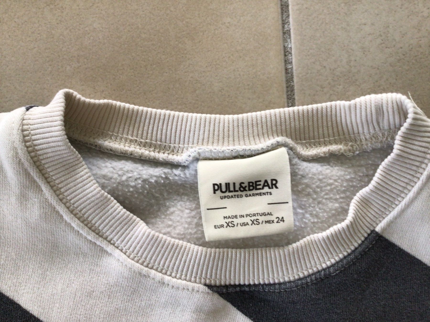 Pull&Bear Maglioni & Felpe: Pull&Bear Sweater mit Muster, Grösse XS – Usato da Frauenfeld venduto da Stehojen 5