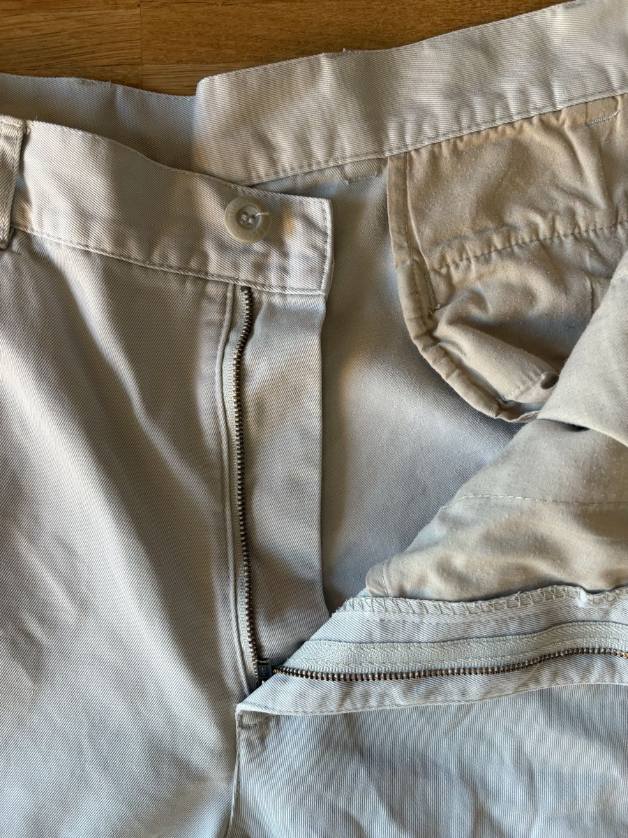 Pantaloni: Pantalon chino blanc cassé – Usato da Fribourg venduto da bappenzell 3