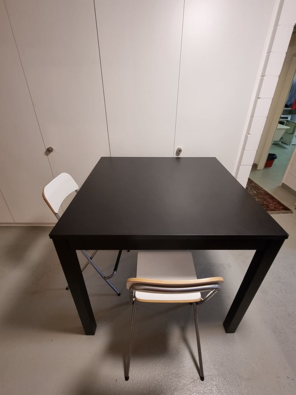 Ikea Set tavolo e sedie: Hochtisch mit 4 Stühlen – Usato da St.Gallen venduto da sim_7qfs 3