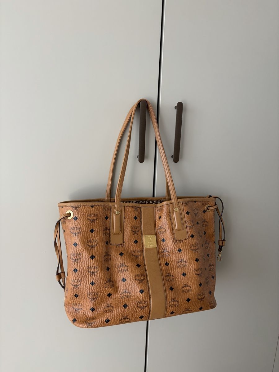 Mcm Taschen für Damen: MCM Wendeshopper – Gebraucht aus Lenzburg von lejlaimamovic 1