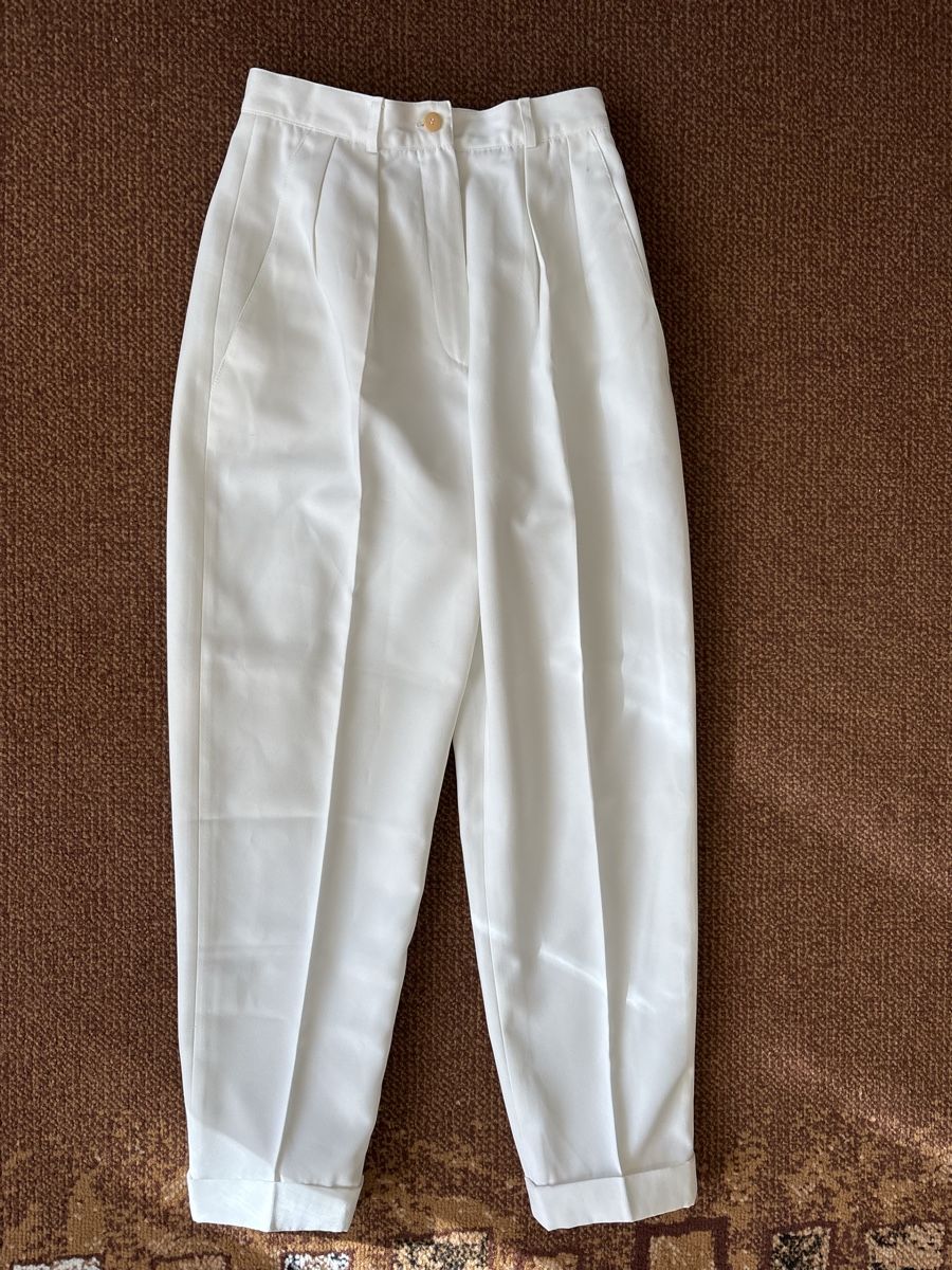 Cream Pantaloni: Trouser cream – Usato da Confignon venduto da Second_Hand_Ch