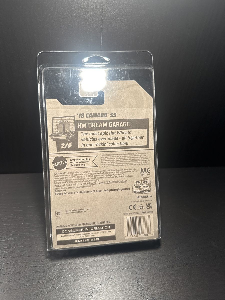 Hot Wheels Modellini d'auto: Hot Wheels Camaro SS SUPER TREASURE HUNT – Nuovo e nell'imballaggio originale da Brunnen venduto da diecastflave 1