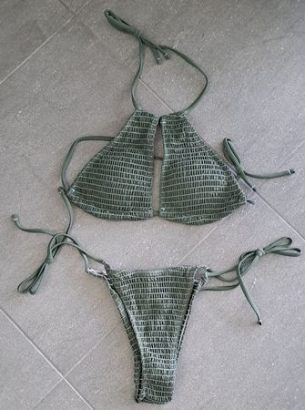 Stylischer Khaki Bikini, Grösse M - Sommer Sale Schnäppchen
