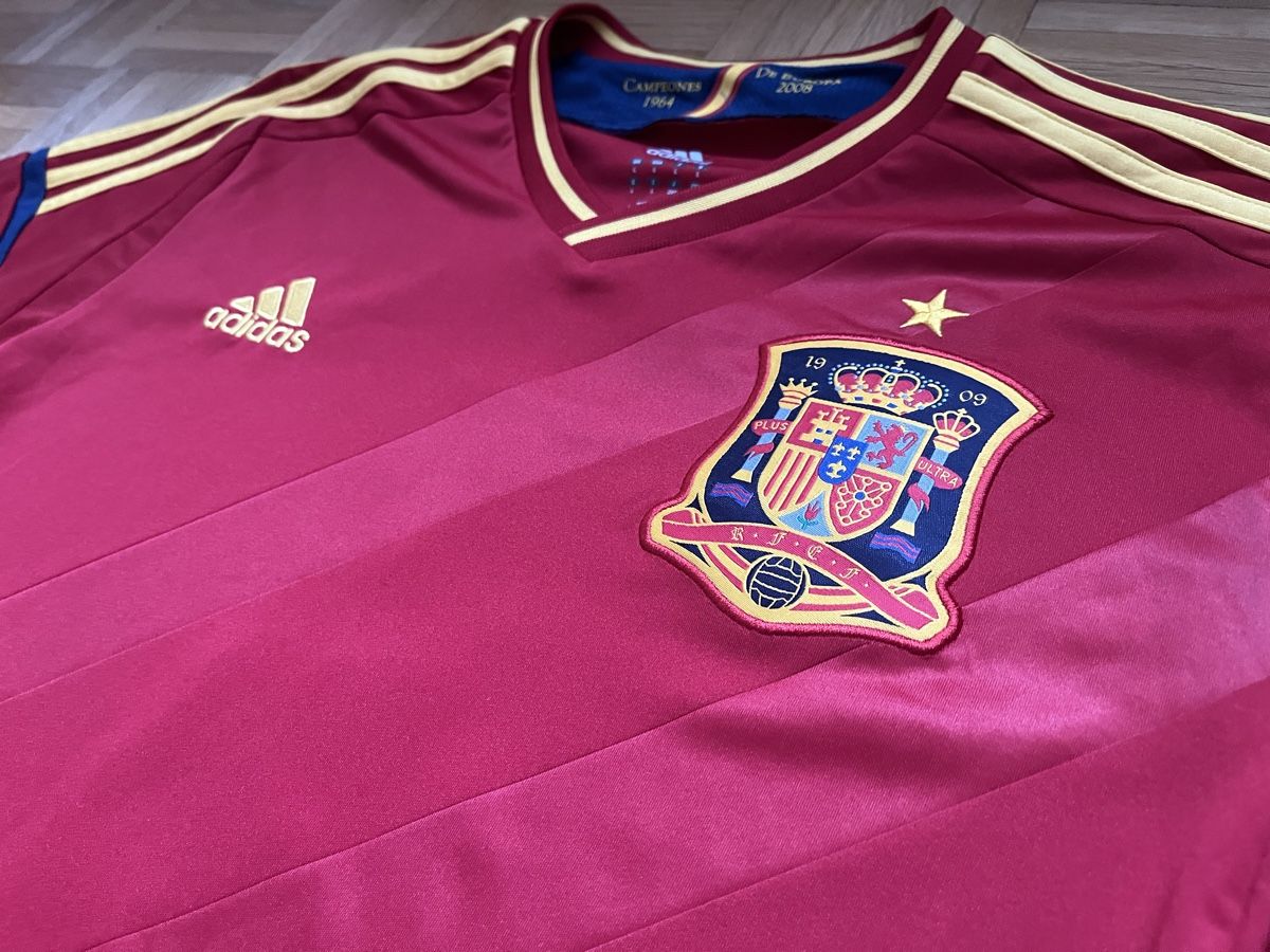 Adidas Leibchen & Hosen: Original Iniesta Spanien Trikot 2012 L – Gebraucht aus Burgdorf von Shirtsy 2