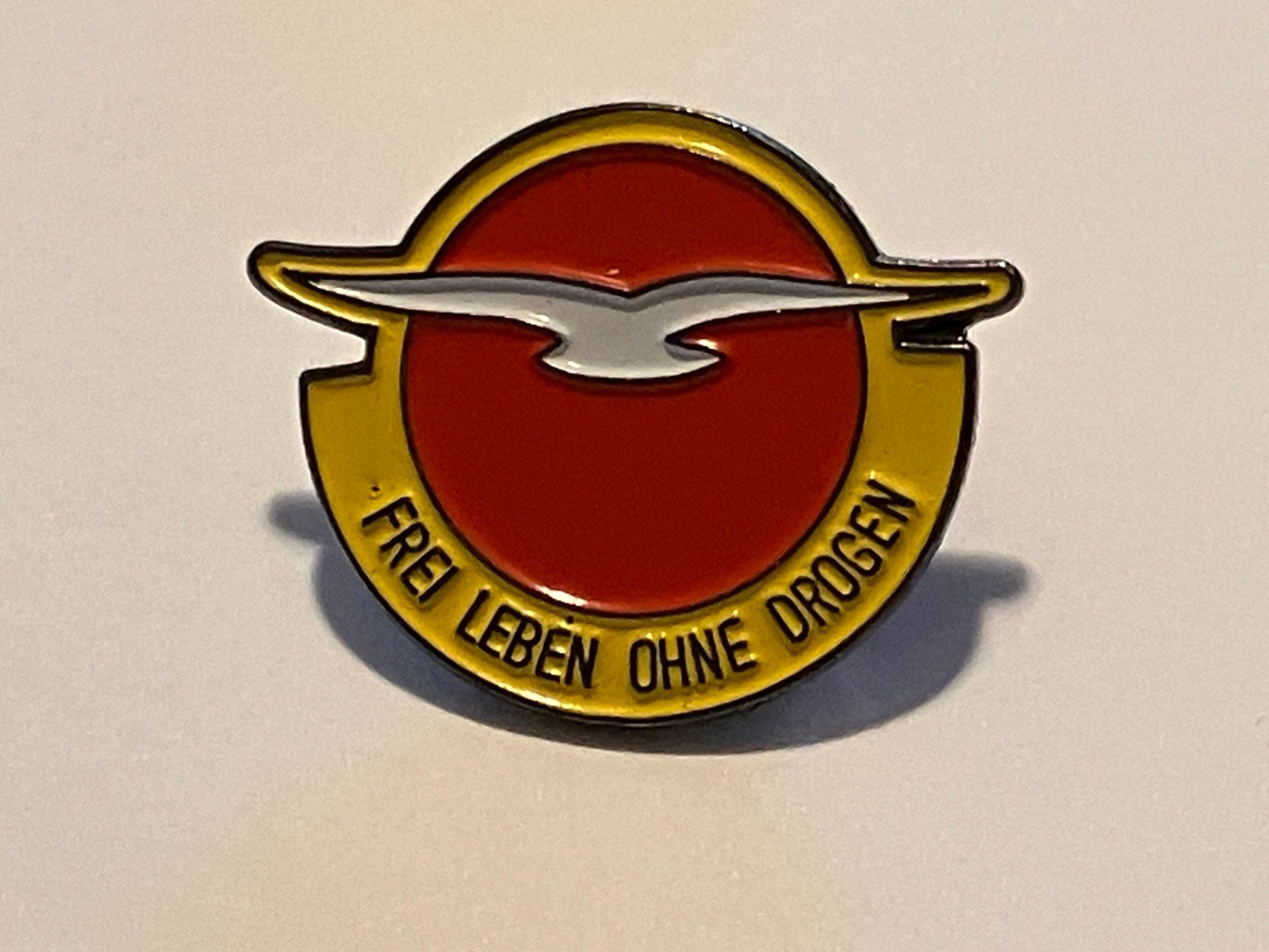 Placchette & Badge: 1 Pin Frei Leben ohne Drogen – Usato da Basel venduto da djwwpp