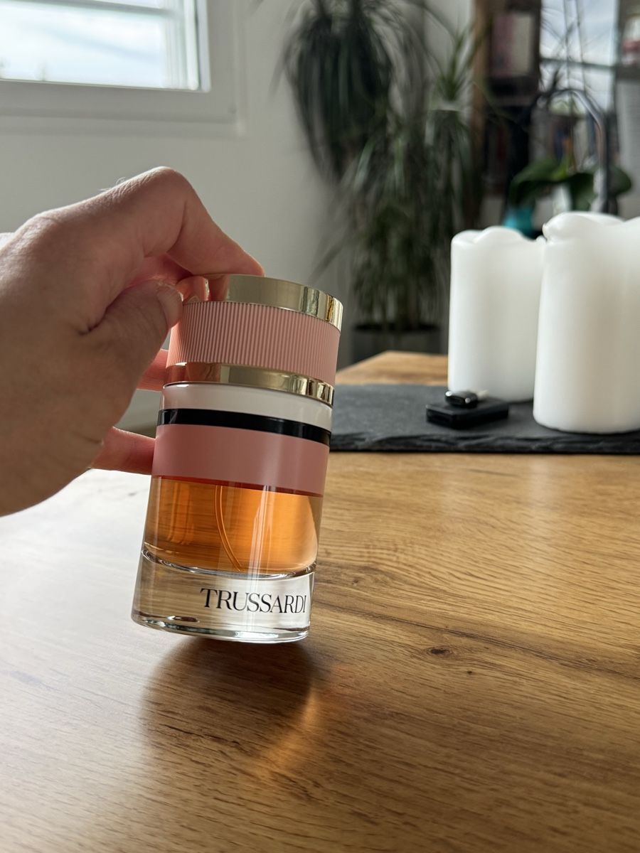 Trussardi Profumi & Eau de Toilette: Trussardi Eau de Parfum 60ml Damenduft – Nuovo (secondo la descrizione) da Volketswil venduto da SandraC09
