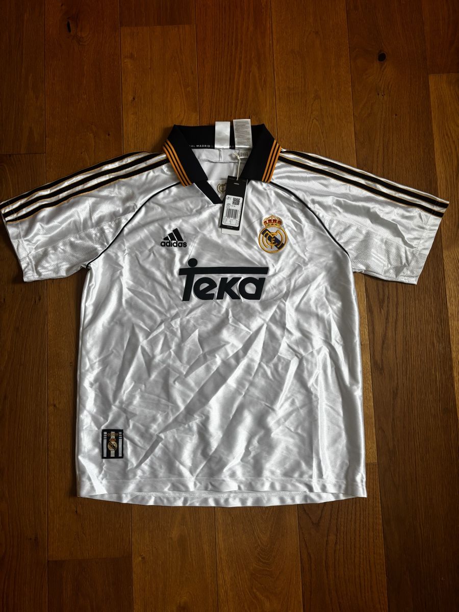 Real Madrid Canottiere & Pantaloni: Real Madrid Retro Trikot – Nuovo (secondo la descrizione) da Domat/Ems venduto da Rausojan