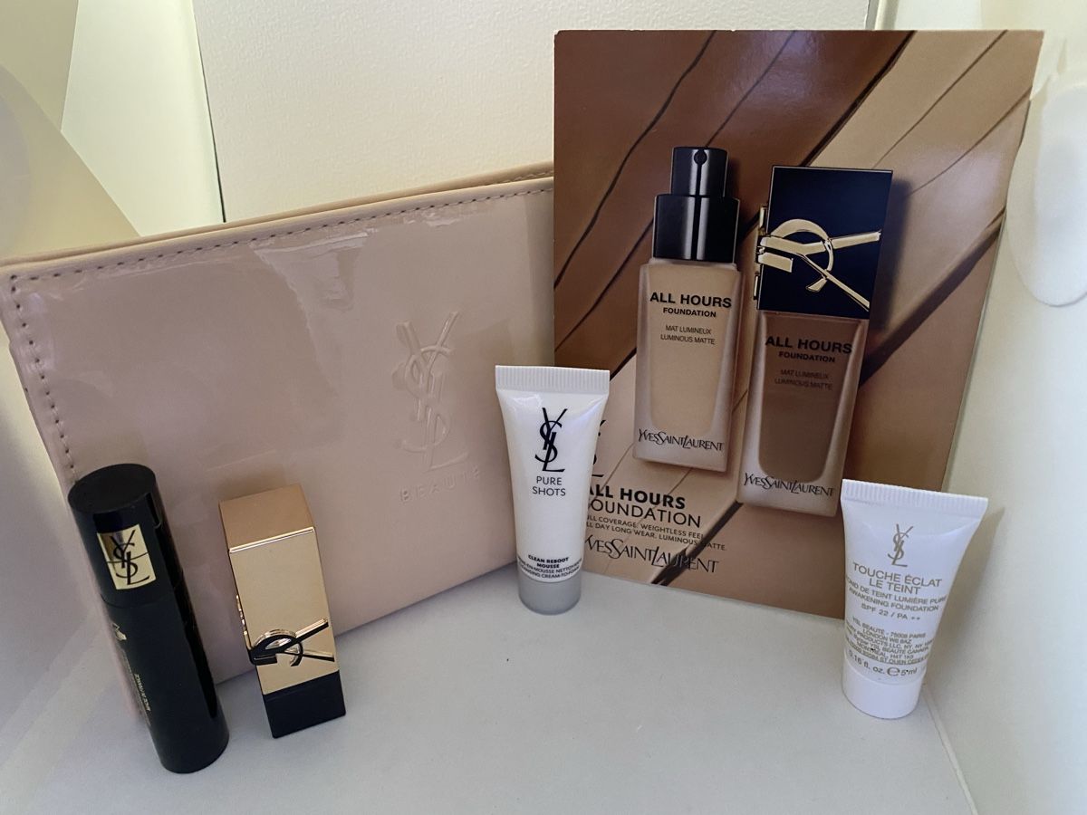 Make-up: Set Yves Saint-Laurent – Nuovo (secondo la descrizione) da Bouveret venduto da wes_7zll 1