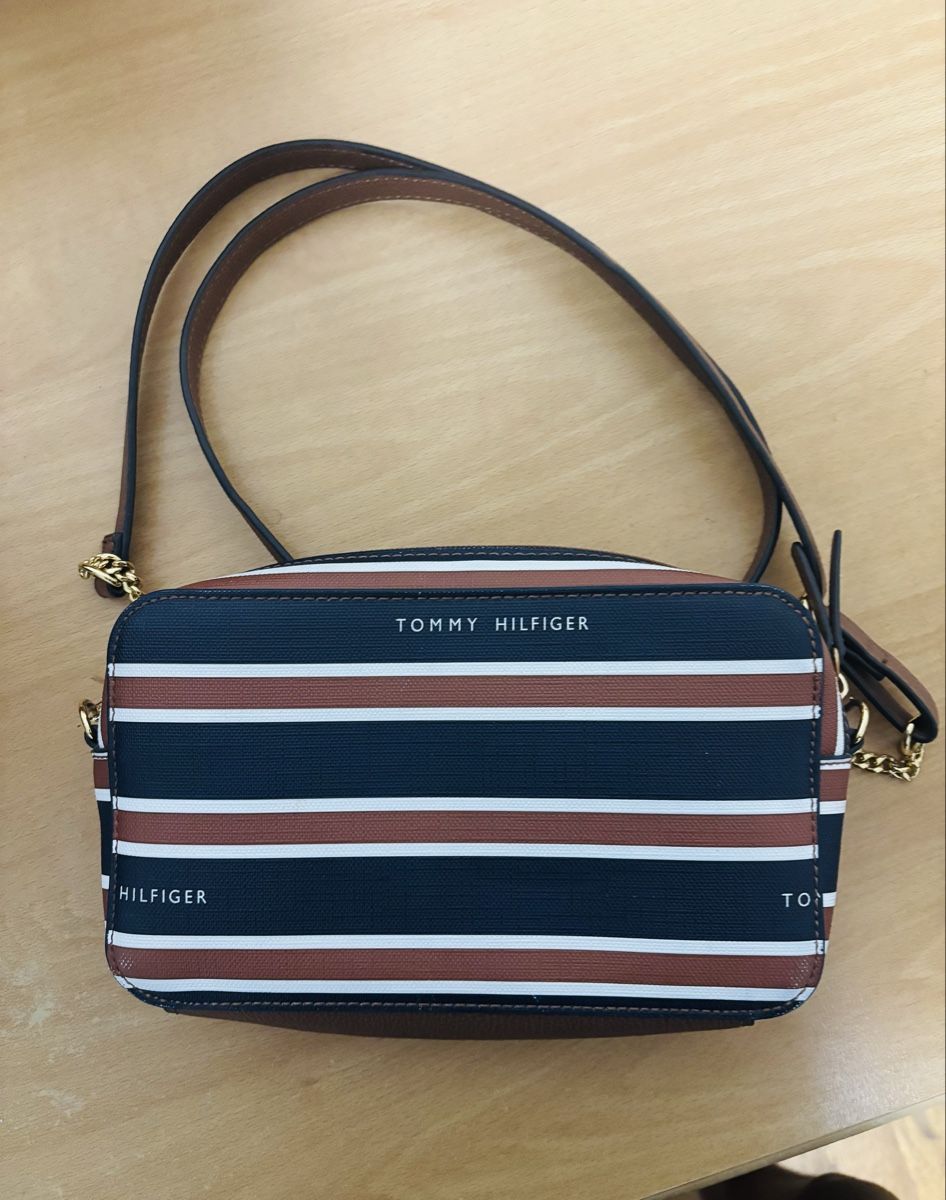 Tommy Hilfiger Borse da donna: Tommy Hilfiger striped crossbody bag  – Nuovo (secondo la descrizione) da Stallikon venduto da Toluu 2