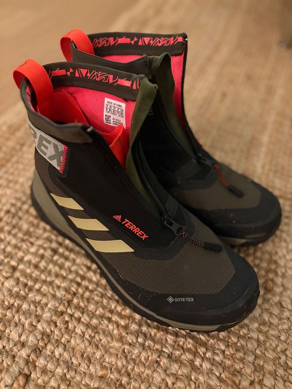Adidas Scarpe da uomo: Adidas Terrex Free Hiker Cold.RDY,  42 – Nuovo (secondo la descrizione) da Kilchberg ZH venduto da bananaJet 3