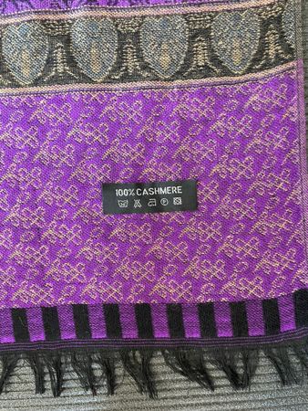 Etole 100% Cachemire violet motifs floraux 185x65cm
