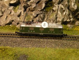 Elektrolokomotive Kato SBB Re 4/4 11127 gebraucht (05)