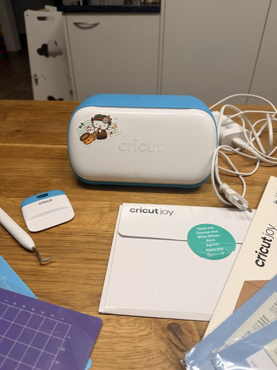 Cricut Kit bricolage: Schneideplotter Cricut Joy mit viel Zubehör – Usato da Dottikon venduto da milfreitraj 1