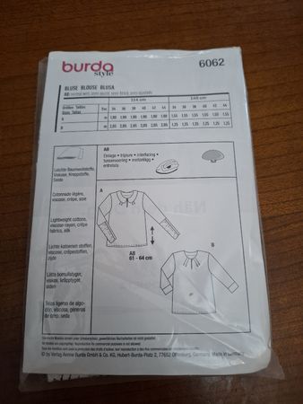 Cartamodello Burda 6062: Blusa elegante